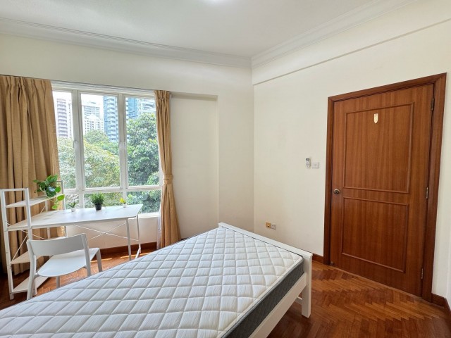CLAREMONT 26
