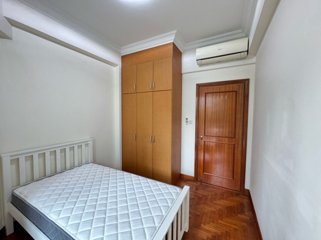 CLAREMONT 33