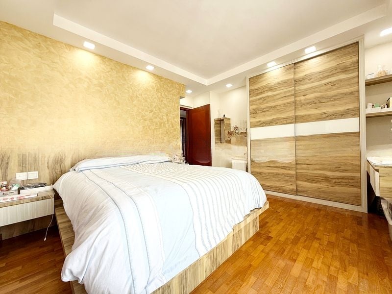 AQUARIUS BY THE PARK 8