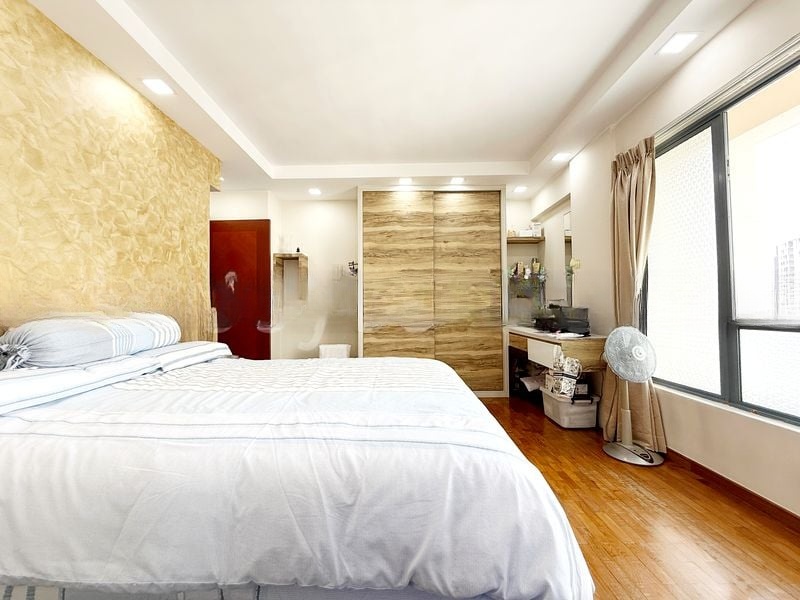 AQUARIUS BY THE PARK 7