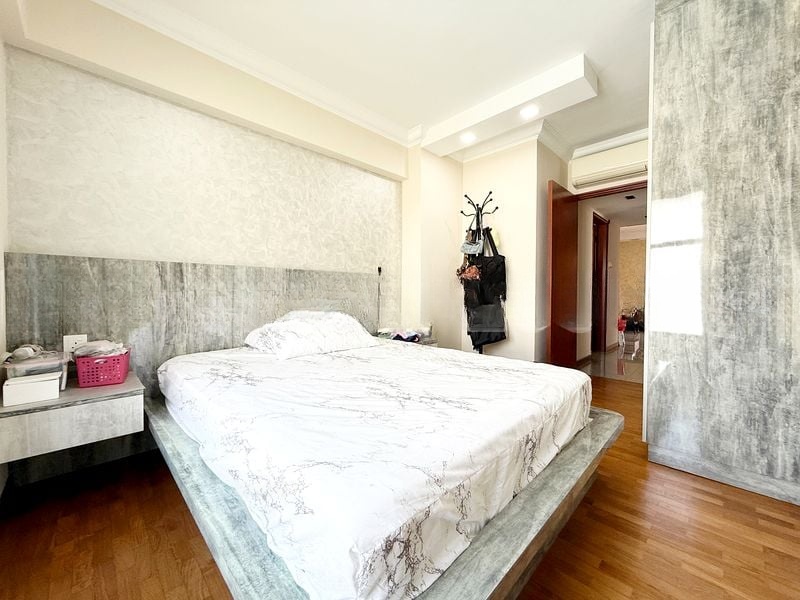 AQUARIUS BY THE PARK 10