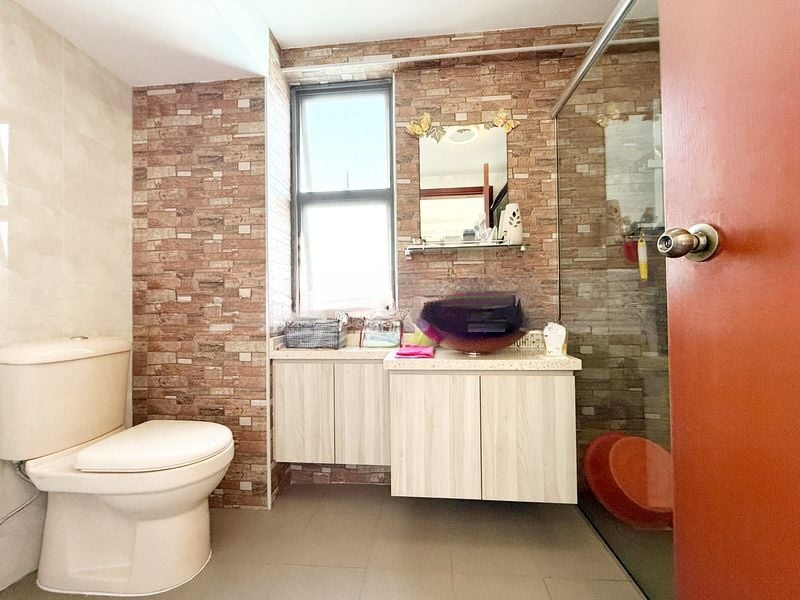 AQUARIUS BY THE PARK 15