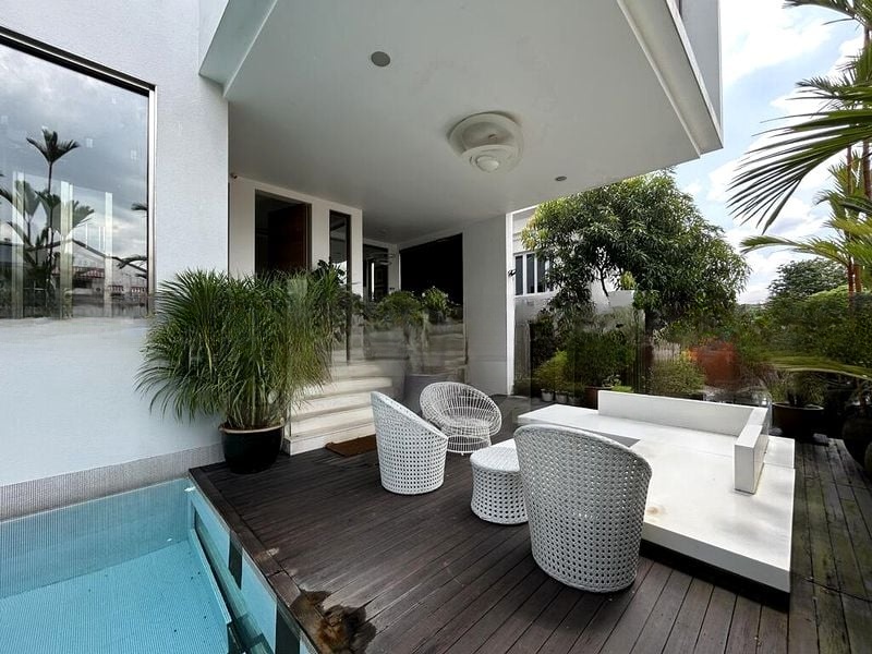 THE SIXTH AVENUE RESIDENCES 2