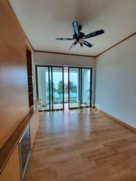 THE BERTH BY THE COVE 10