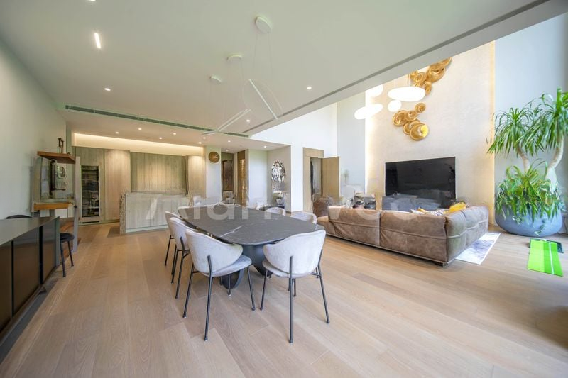 DALVEY HAUS 4