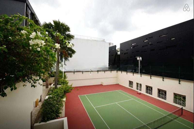 BURLINGTON SQUARE 10