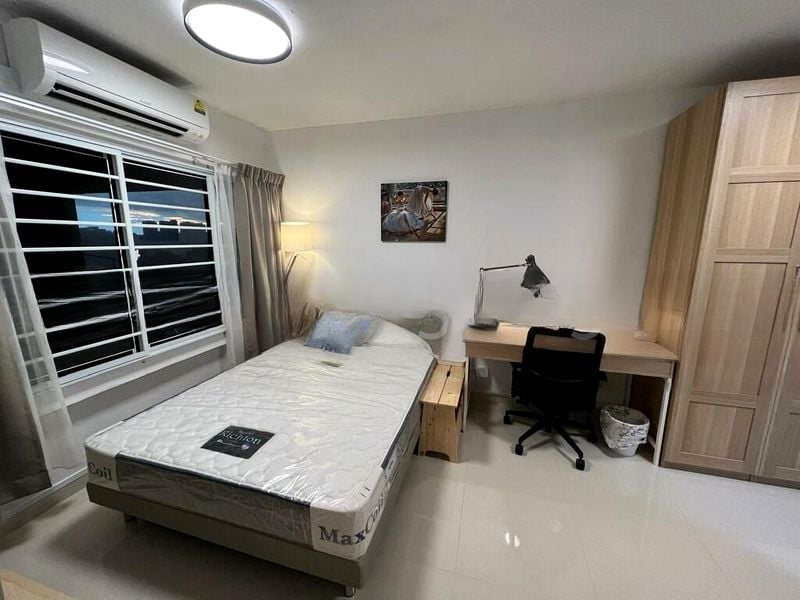 PEOPLE'S PARK COMPLEX 10