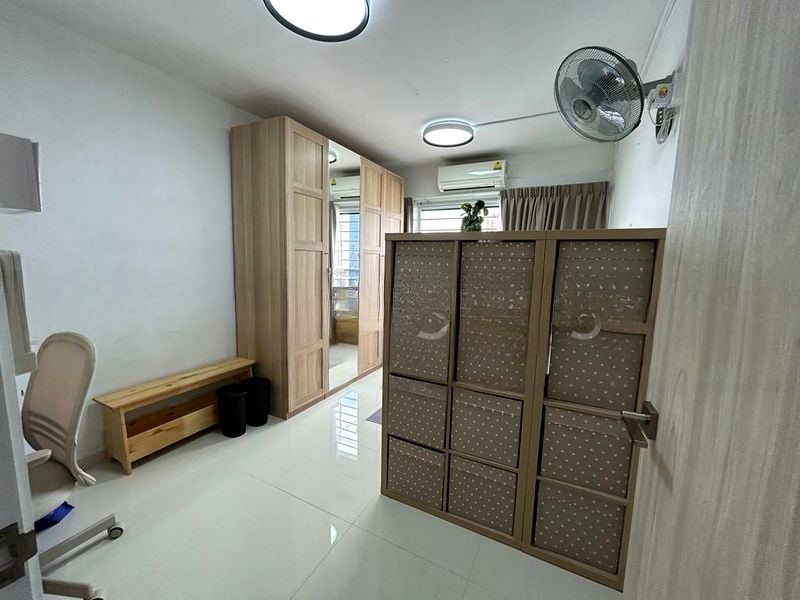 PEOPLE'S PARK COMPLEX 8