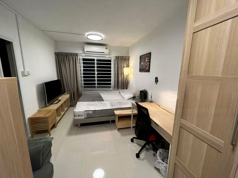 PEOPLE'S PARK COMPLEX 12