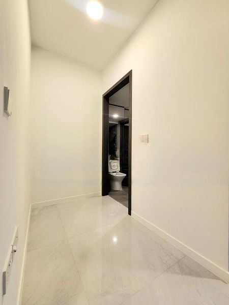 RIVERFRONT RESIDENCES 4