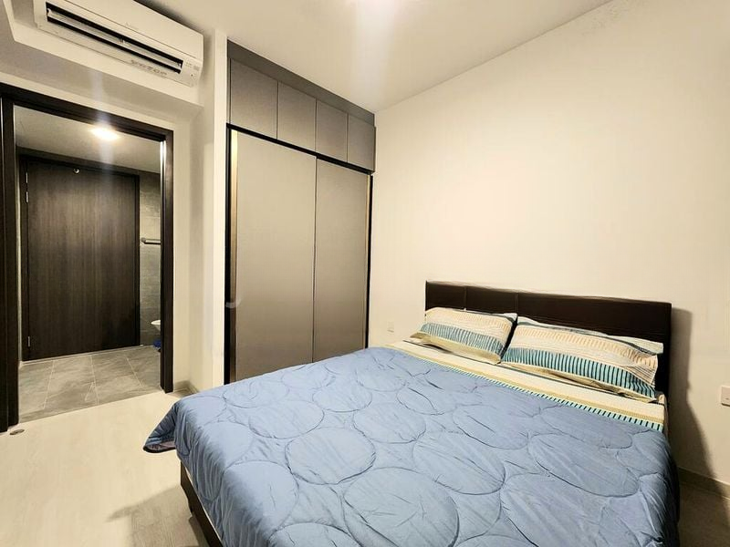 RIVERFRONT RESIDENCES 7