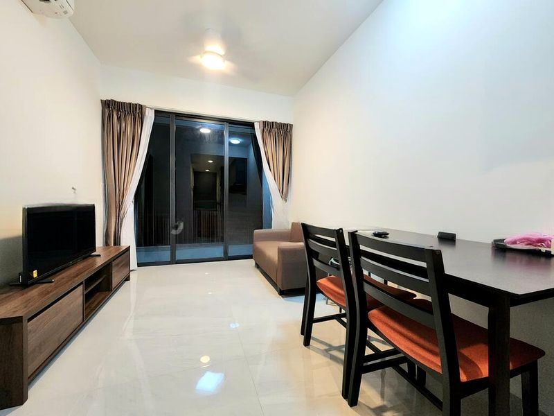 RIVERFRONT RESIDENCES 3