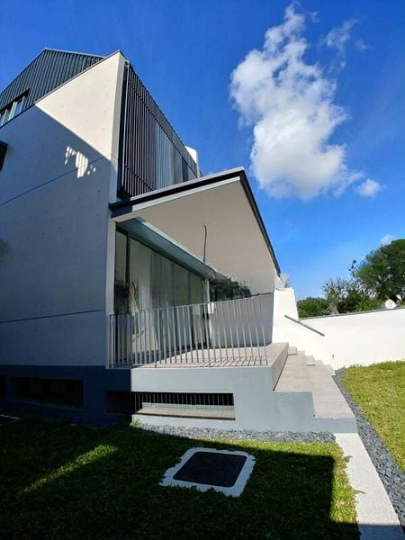 VICTORIA PARK VILLAS 1
