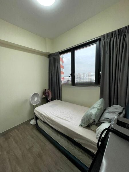 RIVERFRONT RESIDENCES 3