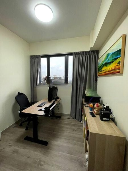 RIVERFRONT RESIDENCES 5