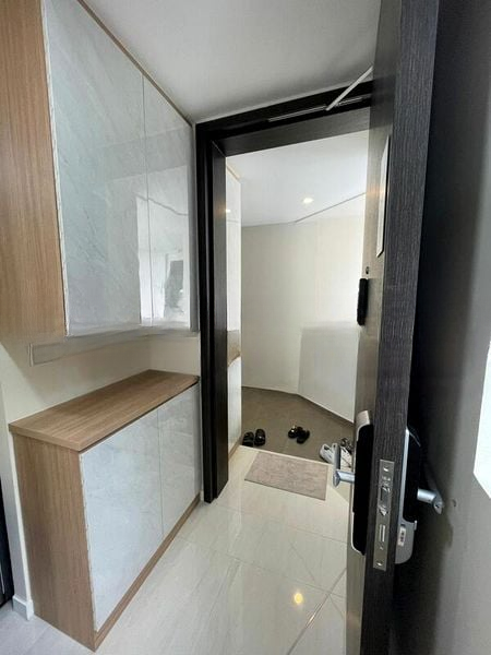 RIVERFRONT RESIDENCES 7