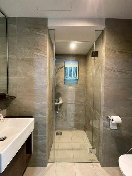 RIVERFRONT RESIDENCES 6