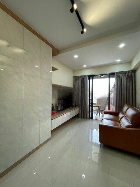 RIVERFRONT RESIDENCES 14