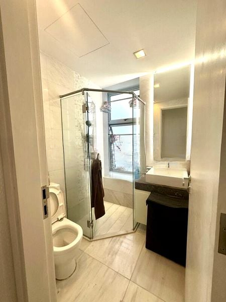 CAIRNHILL RESIDENCES 7