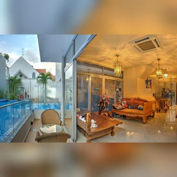 MONTCLAIR @ WHITLEY 7