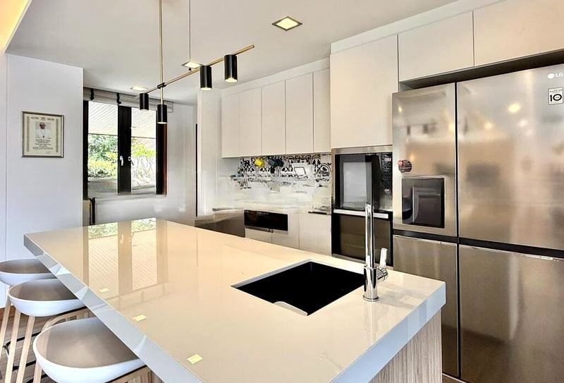 THOMSON VIEW CONDOMINIUM 14