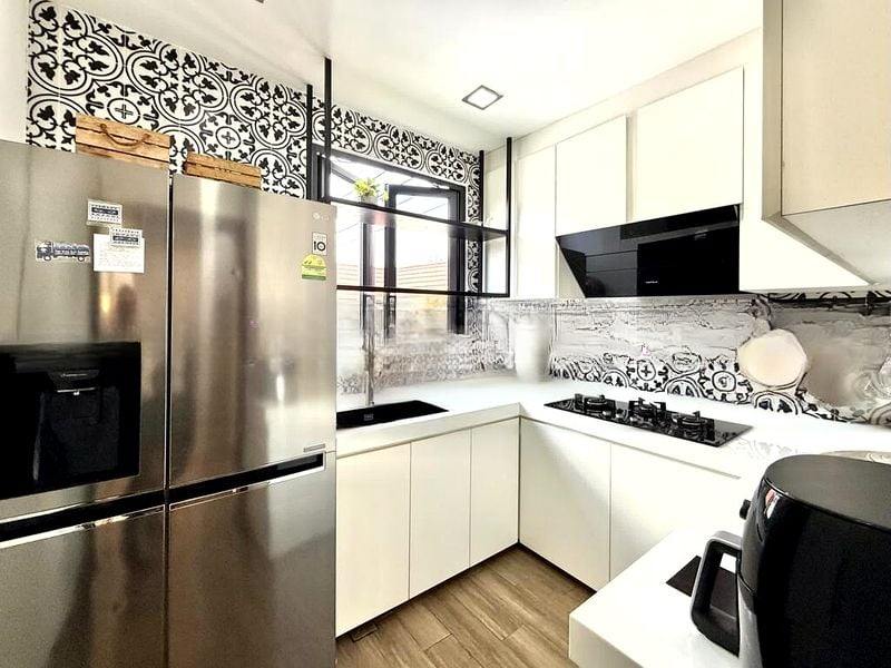 THOMSON VIEW CONDOMINIUM 12