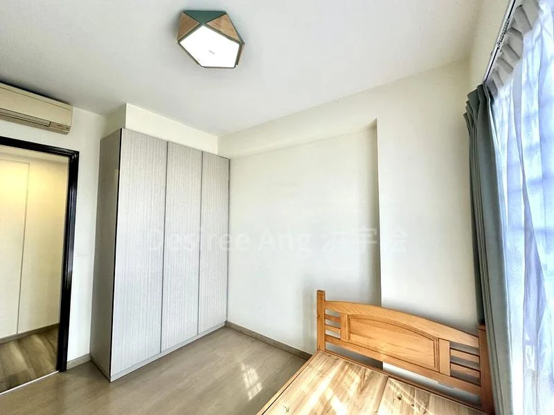 RIVERPARC RESIDENCE 7