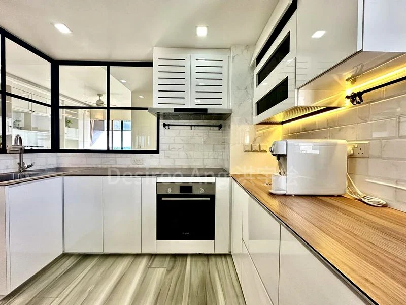 RIVERPARC RESIDENCE 9