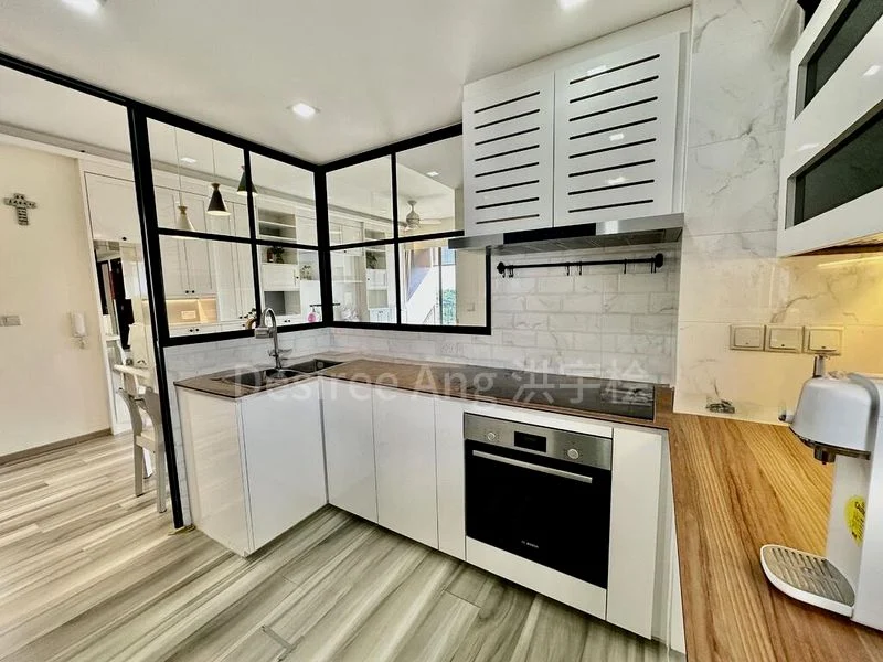 RIVERPARC RESIDENCE 10