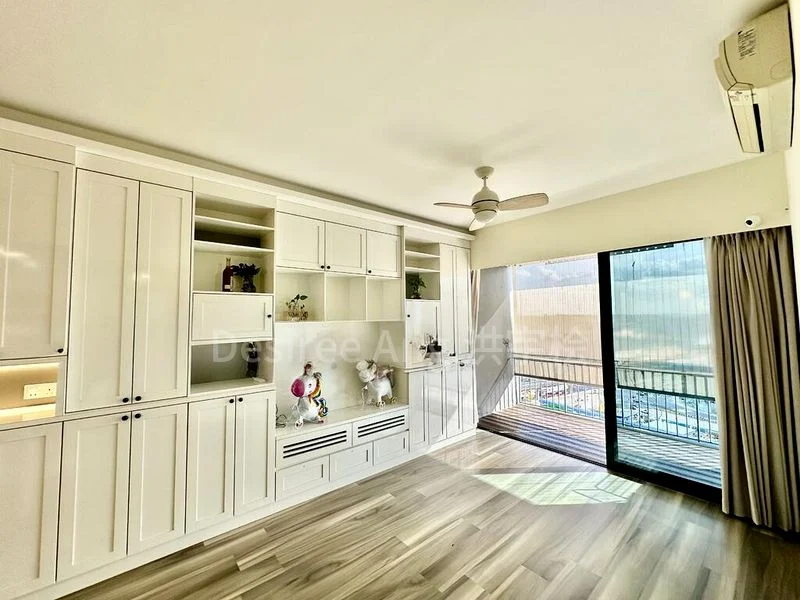 RIVERPARC RESIDENCE 11