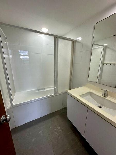 BOURNEMOUTH EIGHT 13