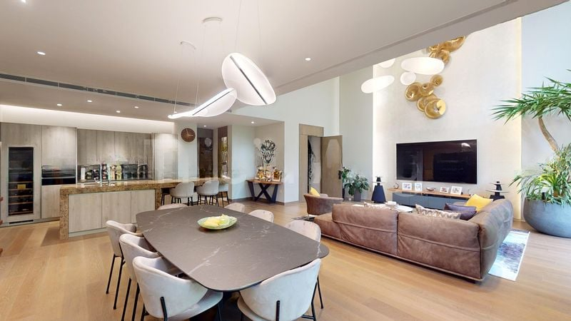 DALVEY HAUS 8