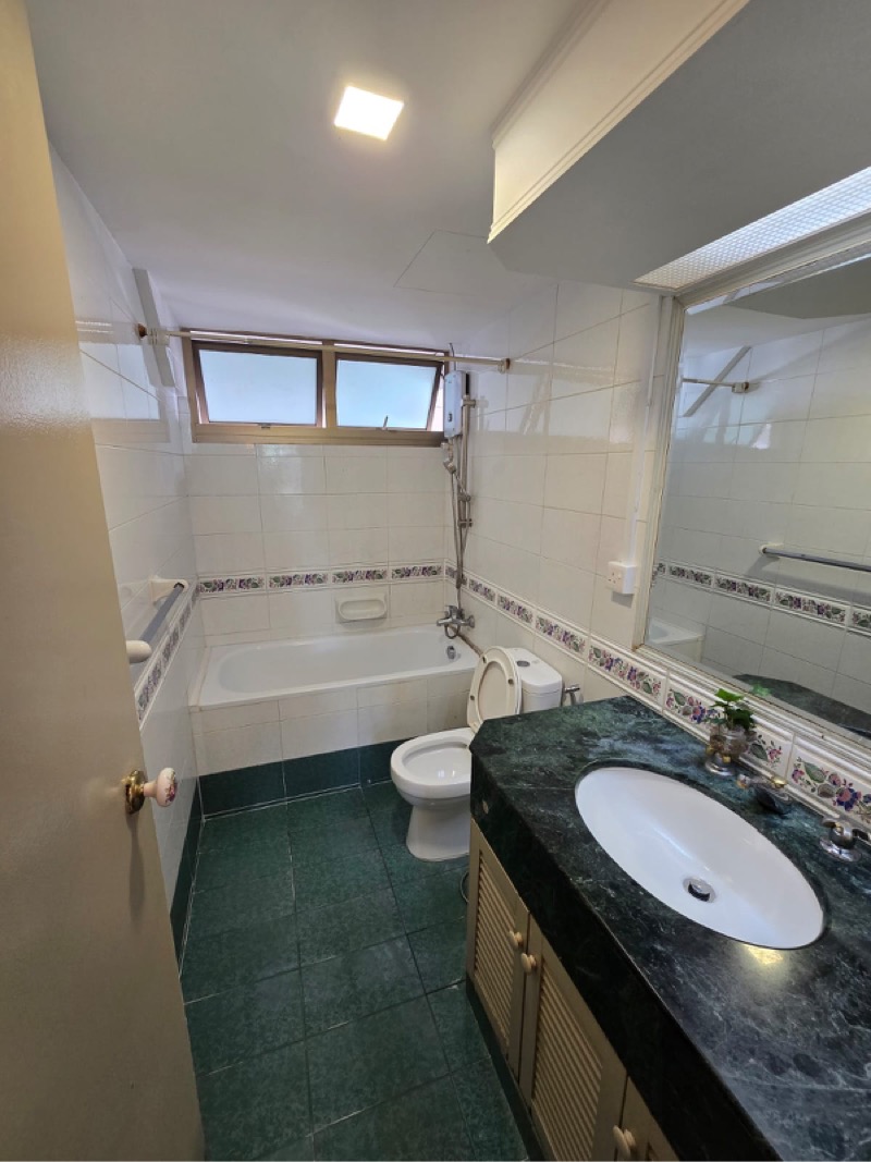 ORCHID PARK CONDOMINIUM 6