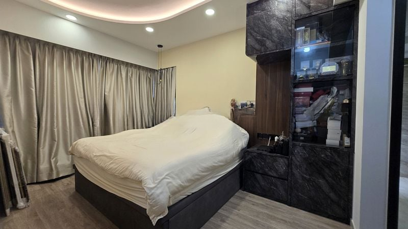 RIVERFRONT RESIDENCES 8