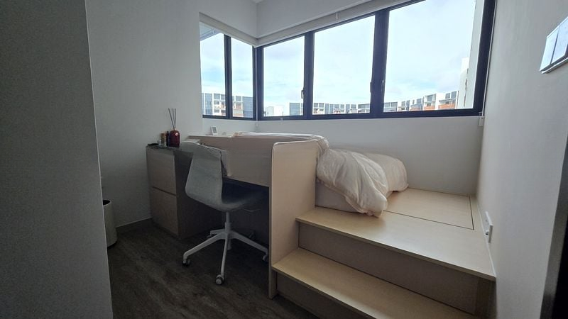 RIVERFRONT RESIDENCES 2