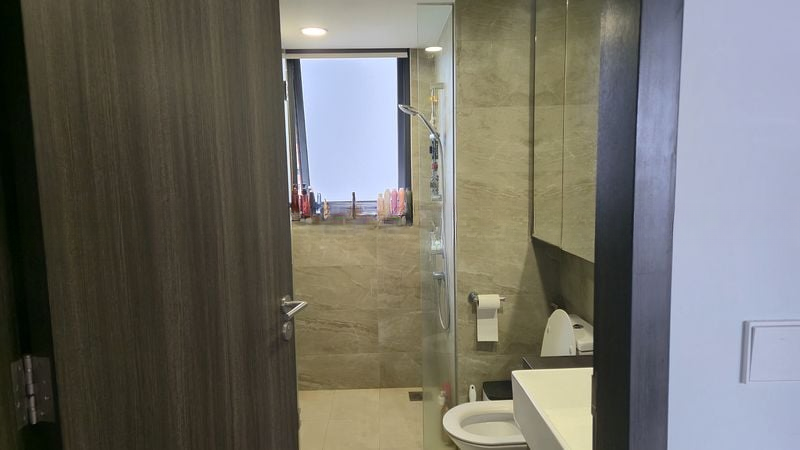 RIVERFRONT RESIDENCES 9