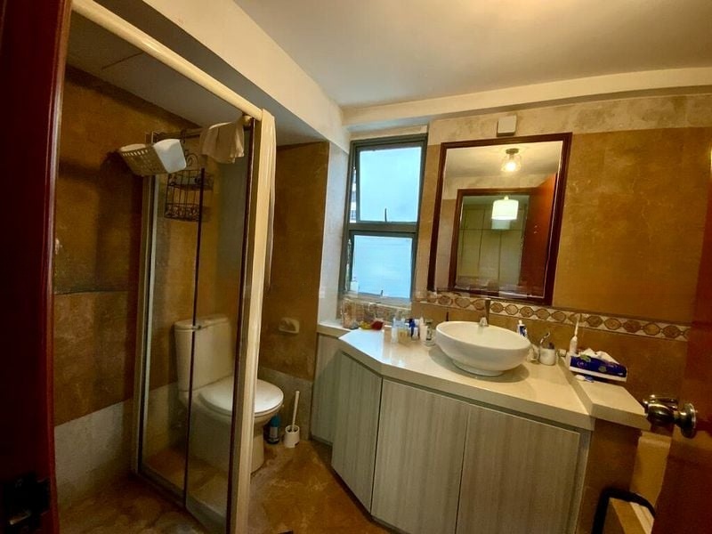 AQUARIUS BY THE PARK 2