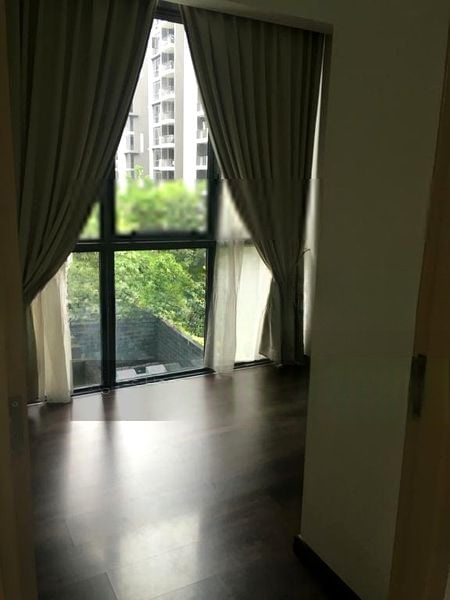 THE LUXURIE 4