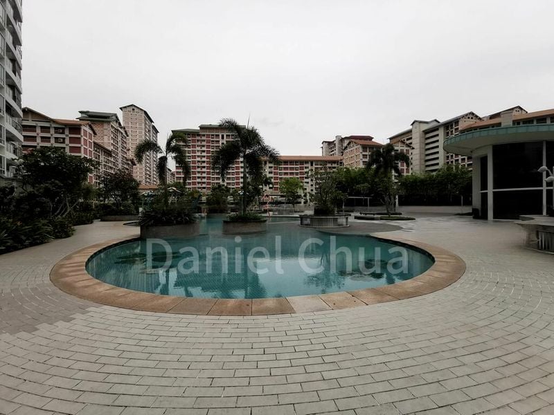 CLOVER BY THE PARK 7