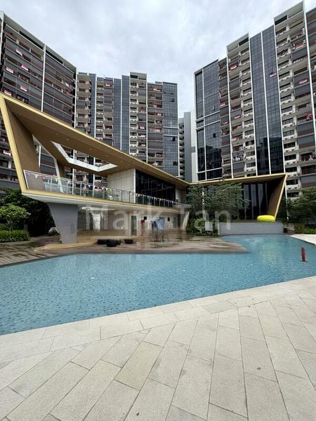 RIVERFRONT RESIDENCES 8