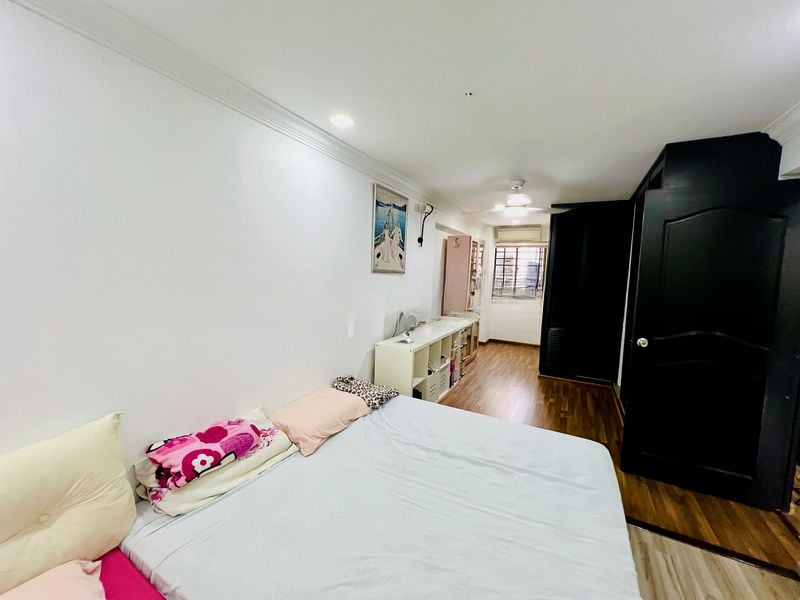 ANG MO KIO AVE 10 12