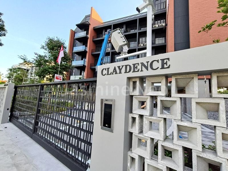 CLAYDENCE 5