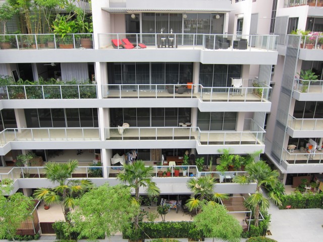 BREEZE BY THE EAST 30