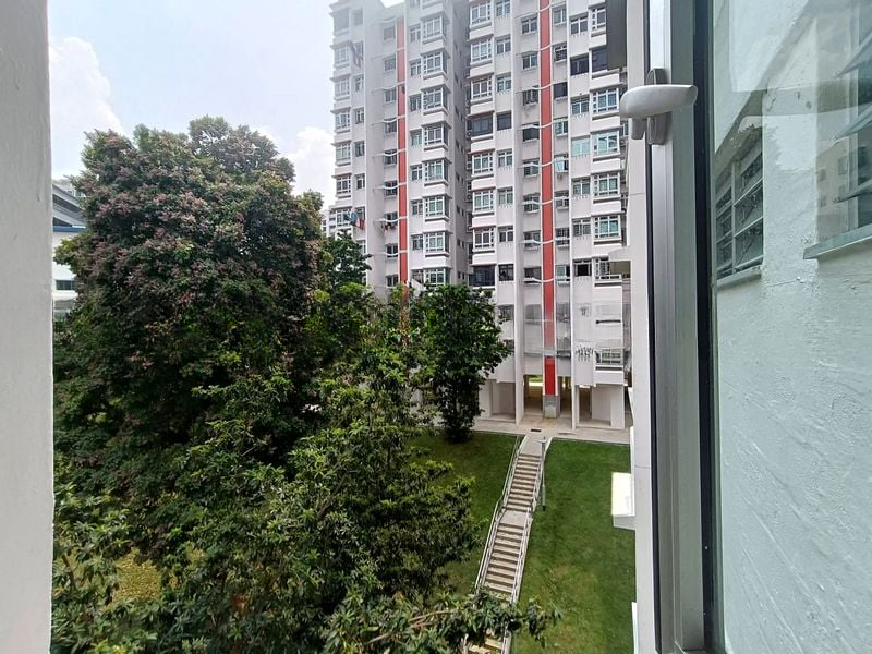ANG MO KIO AVE 4 10