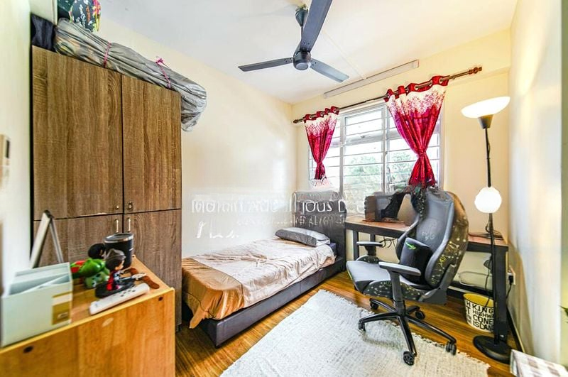 ST. GEORGE'S LANE 12