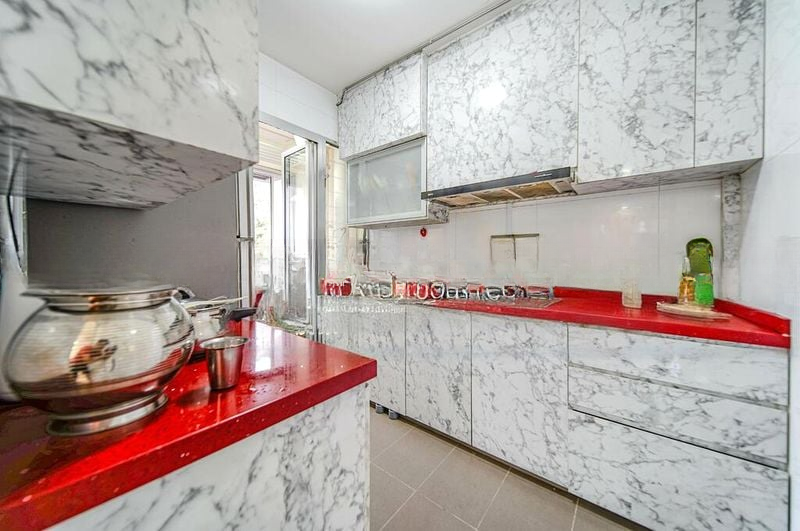 ST. GEORGE'S LANE 15