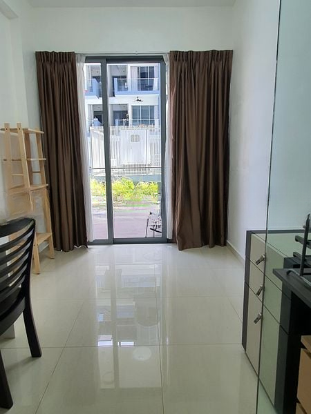 SUITES 28 5