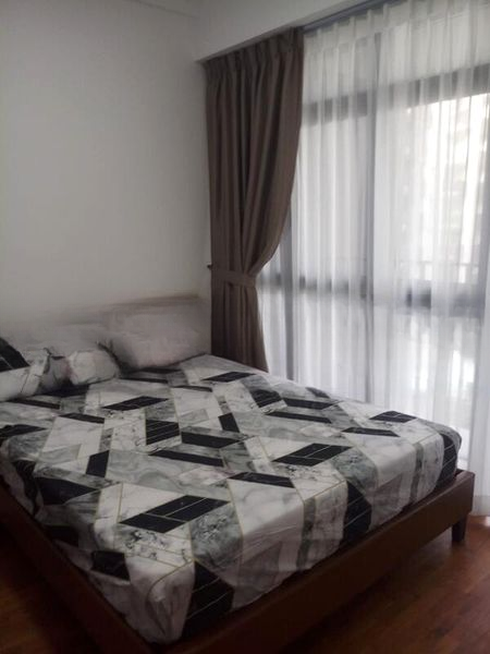 LAUREL TREE 10