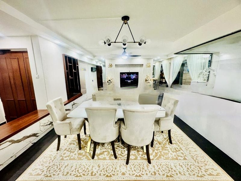 WELLINGTON CIRCLE 11