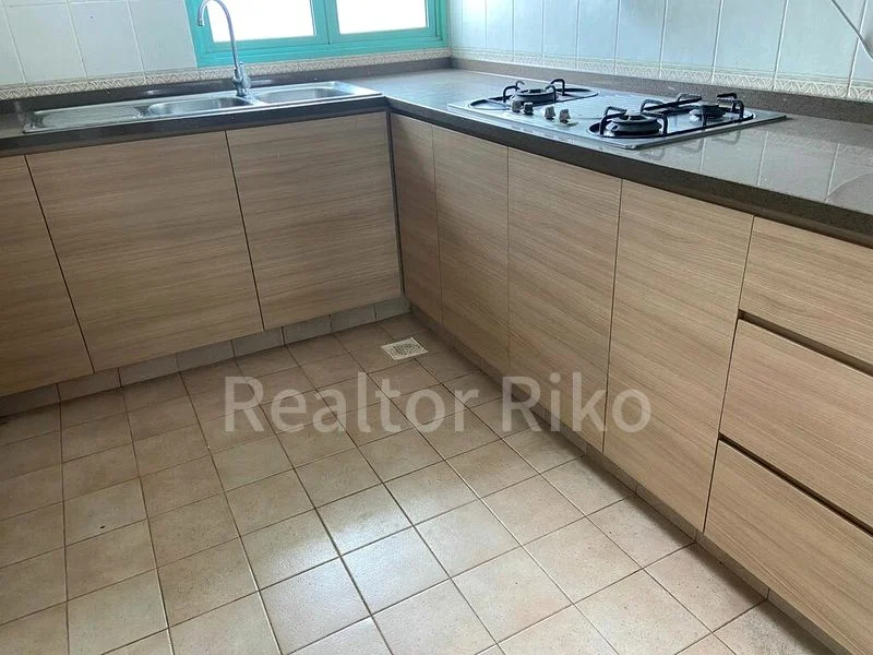 BALLOTA PARK CONDOMINIUM 4